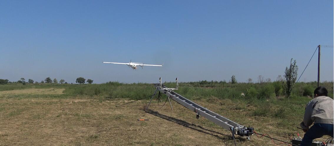 Catapulta de energía elástica de goma UAV